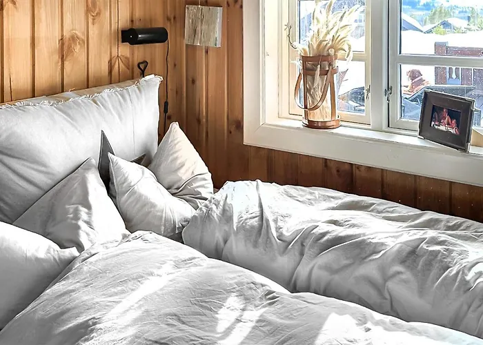 4 Bedroom Cozy In Gol